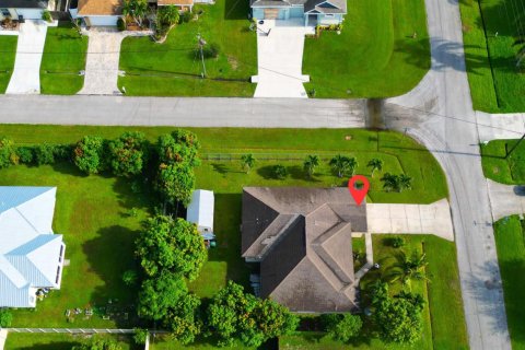 House in Port St. Lucie, Florida 4 bedrooms, 183.39 sq.m. № 2083032 - photo 29