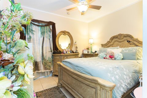 House in Port St. Lucie, Florida 4 bedrooms, 183.39 sq.m. № 2083032 - photo 17