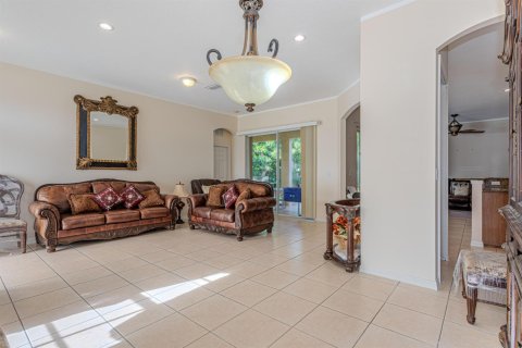 House in Port St. Lucie, Florida 4 bedrooms, 183.39 sq.m. № 2083032 - photo 7