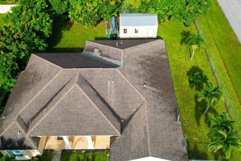 House in Port St. Lucie, Florida 4 bedrooms, 183.39 sq.m. № 2083032 - photo 3