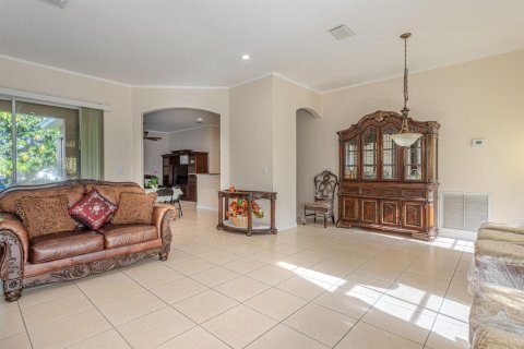 House in Port St. Lucie, Florida 4 bedrooms, 183.39 sq.m. № 2083032 - photo 4