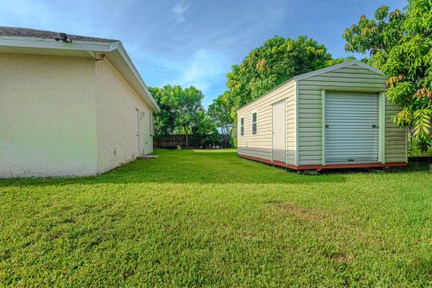 House in Port St. Lucie, Florida 4 bedrooms, 183.39 sq.m. № 2083032 - photo 25