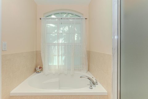 House in Port St. Lucie, Florida 4 bedrooms, 183.39 sq.m. № 2083032 - photo 16