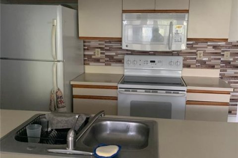Condominio en alquiler en Kissimmee, Florida, 3 dormitorios, 119.57 m2 № 1912323 - foto 9