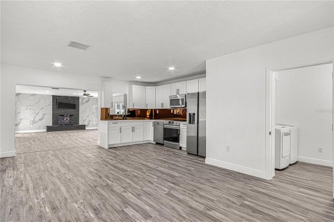 Casa en venta en Orlando, Florida, 4 dormitorios, 147.9 m2 № 1913832 - foto 8