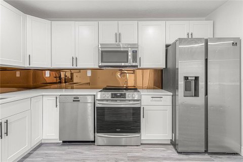 Casa en venta en Orlando, Florida, 4 dormitorios, 147.9 m2 № 1913832 - foto 10