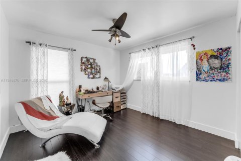 Villa ou maison à vendre à Miami, Floride: 3 chambres, 210.7 m2 № 2004692 - photo 12