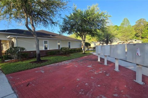 Propiedad comercial en alquiler en Wesley Chapel, Florida, 139.35 m2 № 2145595 - foto 16