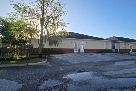 Propiedad comercial en alquiler en Wesley Chapel, Florida, 139.35 m2 № 2145595 - foto 12