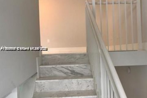 Copropriété à vendre à Sunny Isles Beach, Floride: 2 chambres, 122.07 m2 № 2035234 - photo 15