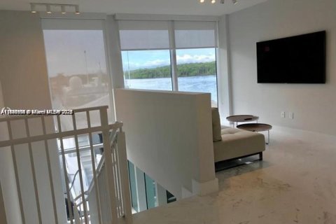 Copropriété à vendre à Sunny Isles Beach, Floride: 2 chambres, 122.07 m2 № 2035234 - photo 17