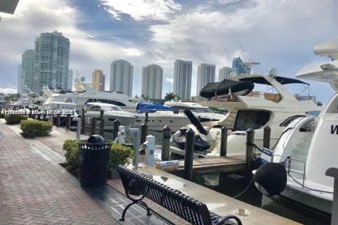 Condo à Sunny Isles Beach, Floride, 2 chambres  № 2035234