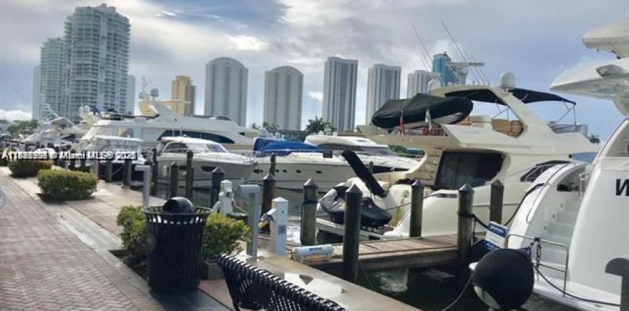 Condo à Sunny Isles Beach, Floride, 2 chambres  № 2035234