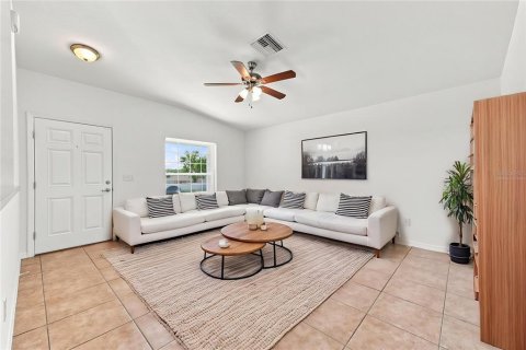 Casa en venta en Dade City, Florida, 3 dormitorios, 124.95 m2 № 2347857 - foto 2