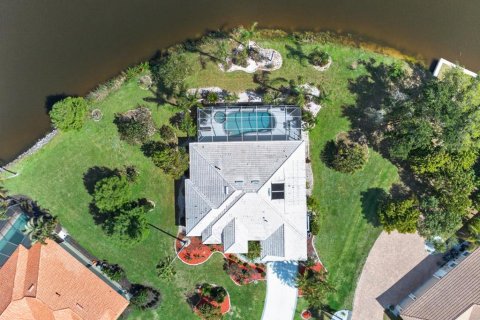 House in Bradenton, Florida 3 bedrooms, 240.34 sq.m. № 2232183 - photo 3