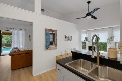 Villa ou maison à vendre à Sarasota, Floride: 3 chambres, 163.42 m2 № 2350365 - photo 18