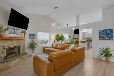 Villa ou maison à vendre à Sarasota, Floride: 3 chambres, 163.42 m2 № 2350365 - photo 11