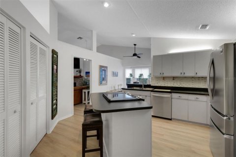 Villa ou maison à vendre à Sarasota, Floride: 3 chambres, 163.42 m2 № 2350365 - photo 16