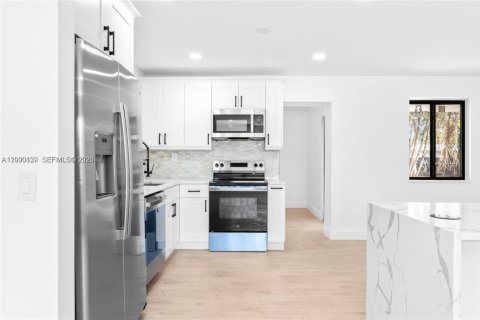 Casa en alquiler en Davie, Florida, 3 dormitorios, 204.01 m2 № 2153674 - foto 12