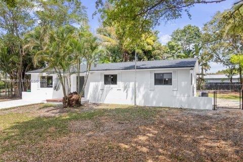 Casa en alquiler en Davie, Florida, 3 dormitorios, 204.01 m2 № 2153674 - foto 27