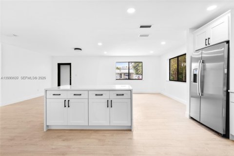 Casa en alquiler en Davie, Florida, 3 dormitorios, 204.01 m2 № 2153674 - foto 4