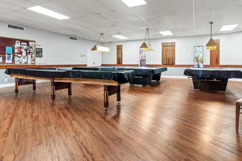 Townhouse in Hollywood, Florida 2 bedrooms, 136.57 sq.m. № 1991185 - photo 24