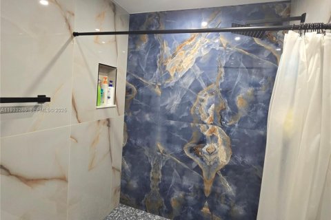 Townhouse in Hollywood, Florida 2 bedrooms, 136.57 sq.m. № 1991185 - photo 8