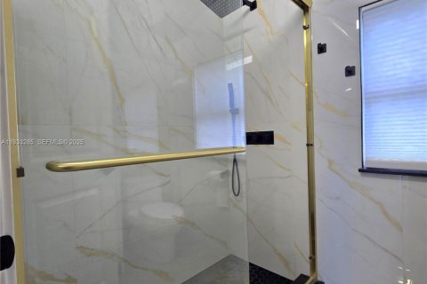 Townhouse in Hollywood, Florida 2 bedrooms, 136.57 sq.m. № 1991185 - photo 15