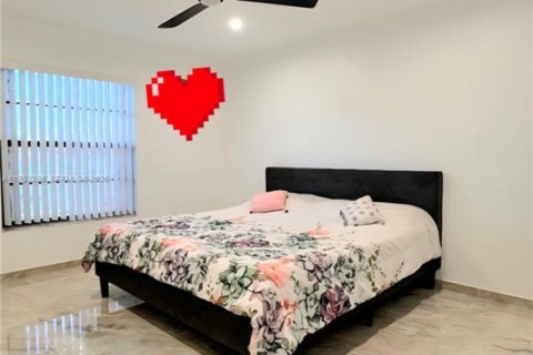 Townhouse in Hollywood, Florida 2 bedrooms, 136.57 sq.m. № 1991185 - photo 18