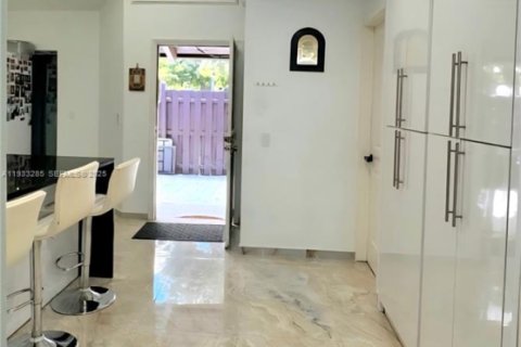 Townhouse in Hollywood, Florida 2 bedrooms, 136.57 sq.m. № 1991185 - photo 5