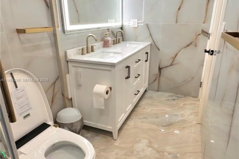 Townhouse in Hollywood, Florida 2 bedrooms, 136.57 sq.m. № 1991185 - photo 16