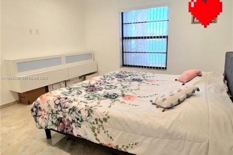 Townhouse in Hollywood, Florida 2 bedrooms, 136.57 sq.m. № 1991185 - photo 17