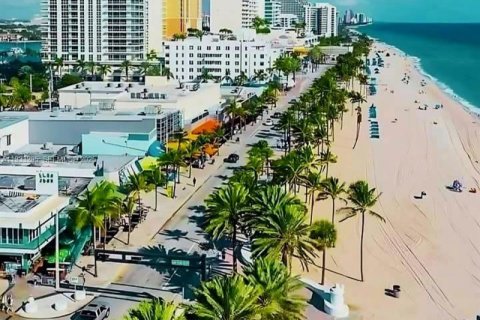 Townhouse in Hollywood, Florida 2 bedrooms, 136.57 sq.m. № 1991185 - photo 22