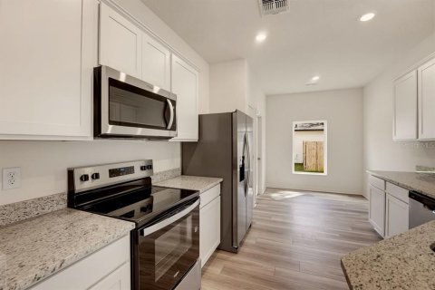 Casa en venta en Deltona, Florida, 3 dormitorios, 143.07 m2 № 2419322 - foto 11