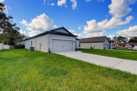 Casa en venta en Deltona, Florida, 3 dormitorios, 143.07 m2 № 2419322 - foto 4