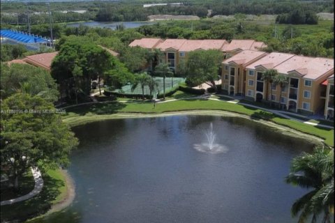 Condo in Miramar, Florida, 2 bedrooms  № 1941056 - photo 18