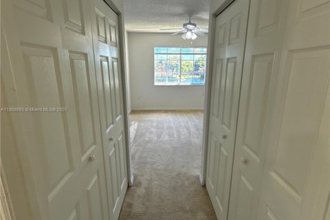 Condo in Miramar, Florida, 2 bedrooms  № 1941056 - photo 12