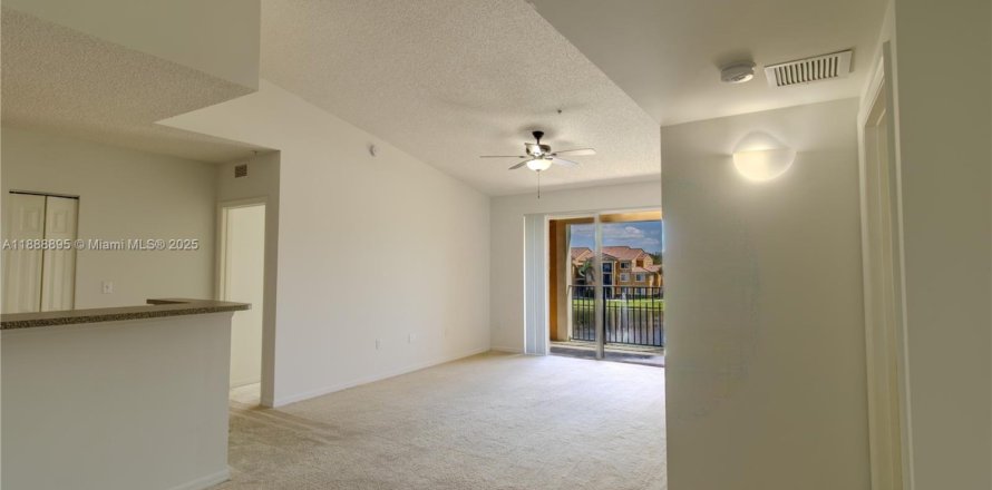Condo in Miramar, Florida, 2 bedrooms  № 1941056
