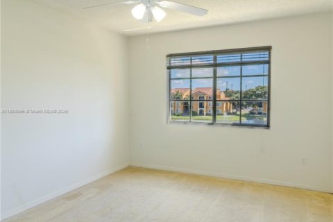 Condo in Miramar, Florida, 2 bedrooms  № 1941056 - photo 10