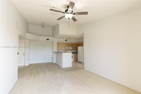 Condo in Miramar, Florida, 2 bedrooms  № 1941056 - photo 2