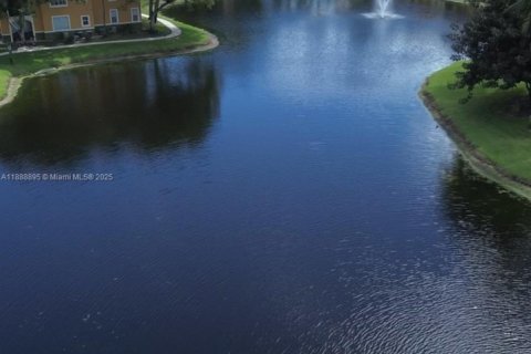 Condo in Miramar, Florida, 2 bedrooms  № 1941056 - photo 19