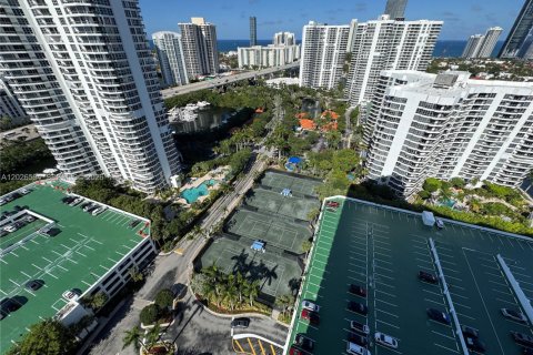 Condo in Aventura, Florida, 2 bedrooms № 2146095 - photo 6