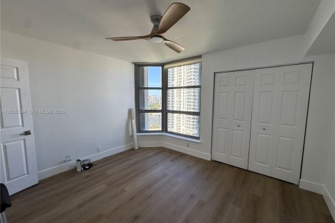 Condo in Aventura, Florida, 2 bedrooms № 2146095 - photo 26