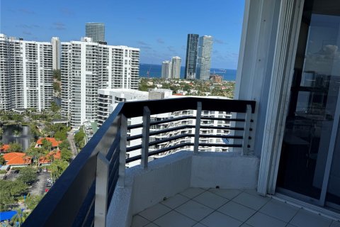 Condo in Aventura, Florida, 2 bedrooms № 2146095 - photo 8