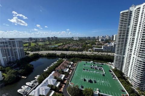 Condo in Aventura, Florida, 2 bedrooms № 2146095 - photo 5