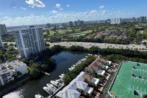 Condo in Aventura, Florida, 2 bedrooms № 2146095 - photo 2