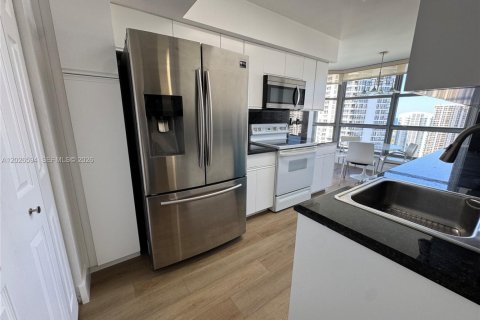 Condo in Aventura, Florida, 2 bedrooms № 2146095 - photo 21
