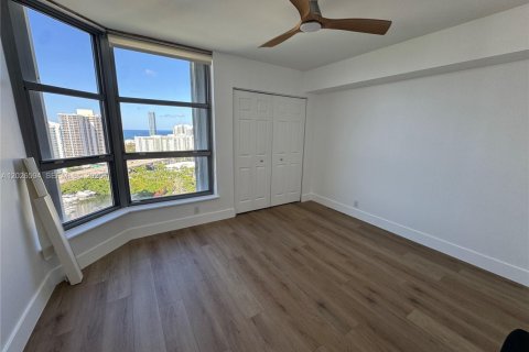 Condo in Aventura, Florida, 2 bedrooms № 2146095 - photo 28