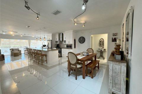 Снять в аренду виллу или дом в Майами-Лейкс, Флорида 3 спальни, 134.24м2, № 2019977 - фото 8