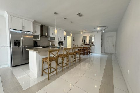 Снять в аренду виллу или дом в Майами-Лейкс, Флорида 3 спальни, 134.24м2, № 2019977 - фото 9